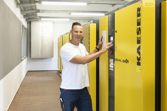 Sex EBS-skruvblåsmaskiner från KAESER KOMPRESSORER.