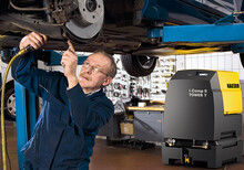 Kolvkompressor i.Comp 9 Tower T – perfekt för bilverkstaden.