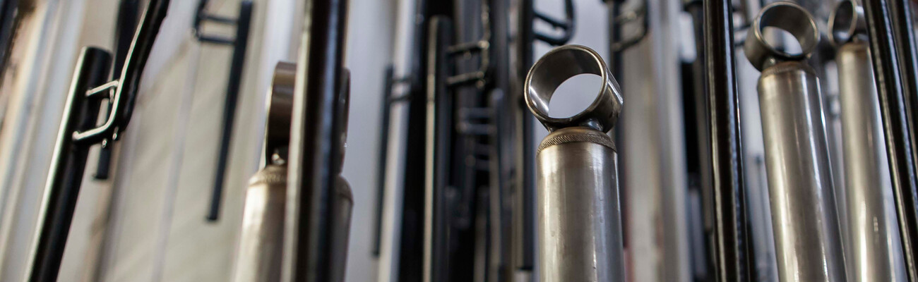 ZF Friedrichshafen, bild på stötdämparämnen