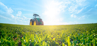 Tryckluftskompressorer från KAESER KOMPRESSORER i användning inom jordbruket – gedigna lösningar för alla användningsområden inom lantbruk och maskindrift.